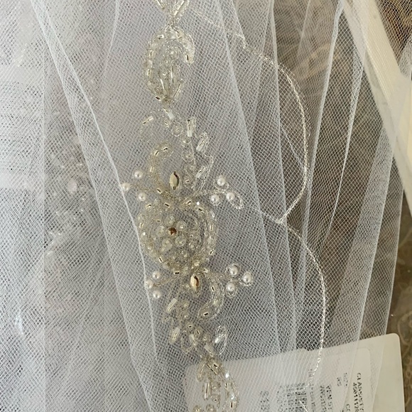 NWT Fingertip Veil - Picture 3 of 5